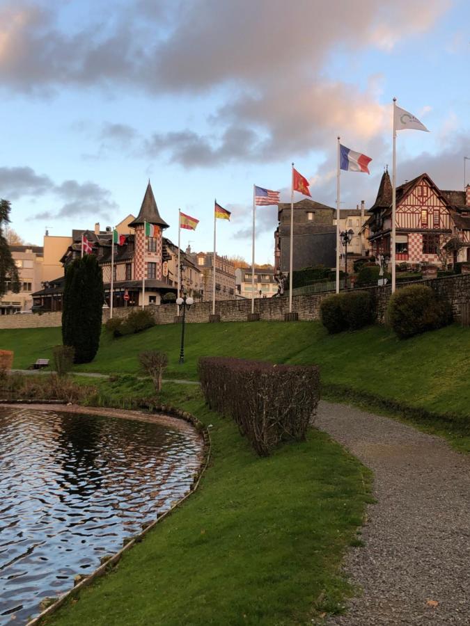 Bed and Breakfast Manoir De La Prise Tarot Bagnoles de l'Orne Normandie Exteriér fotografie